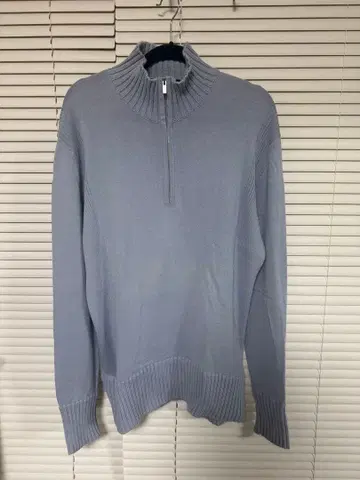 Calvin Klein 라이트 블루 하이넥 스웨터 L