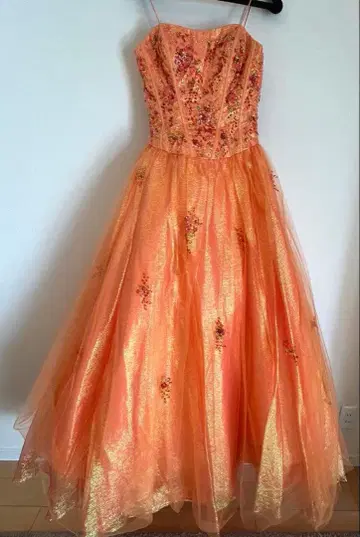 오렌지 컬러 드레스