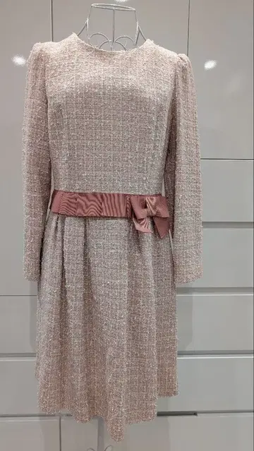 엠즈그레이시 핑크 계열 트위드풍 긴팔 원피스