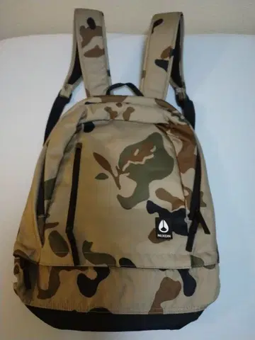 NIXON 카모플라쥬 백팩