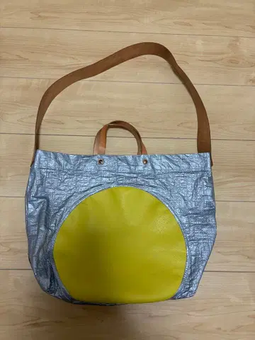 오츠카 준코 씨의 숄더백