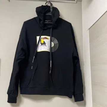 아르마니 익스체인지 블랙 후드티 투칸