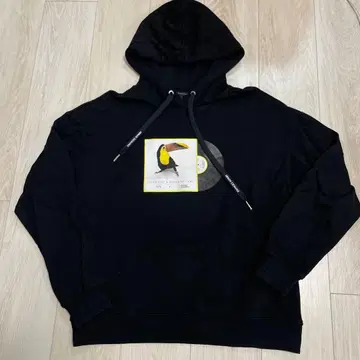 세련된 Armani Exchange 블랙 후드티 투칸