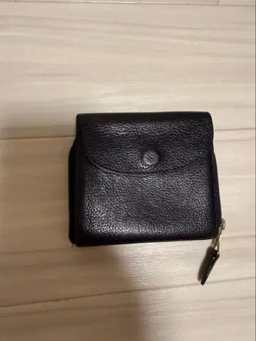일비종떼 블랙 가죽 접이식 지갑