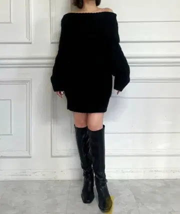 오프숄더 케이블 니트 미니 원피스 로얄 파티