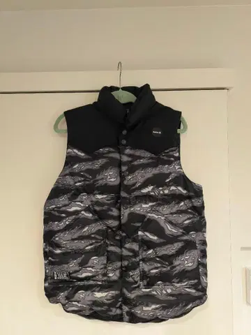 Hurley 다운 베스트 카모플라쥬