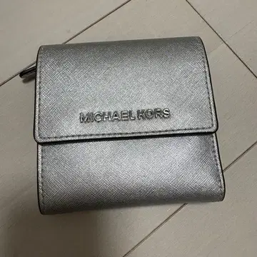 MICHAEL KORS 실버 3단 폴더형 지갑