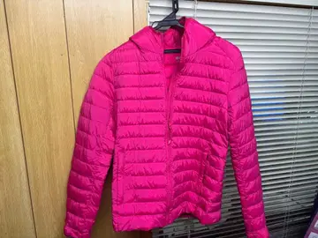 배송비 포함! 유니클로 다운 자켓 후드 부착 여성용 사이즈 M