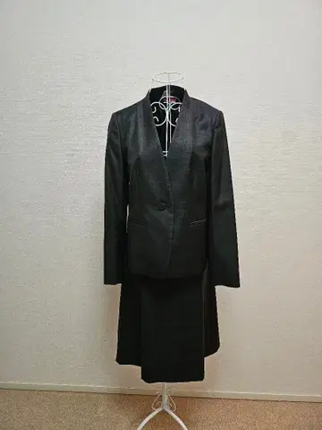 Aquascutum 블랙 스커트 셋업