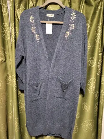 꽃무늬 자수 다크 블루 가디건