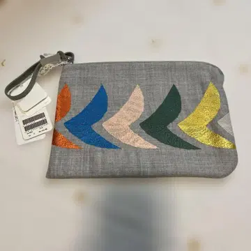 미나 페르호넨 파우치