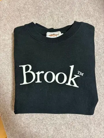 Brook 블랙 트레이닝복 M 사이즈