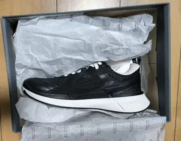 ECCO 블랙 스니커즈