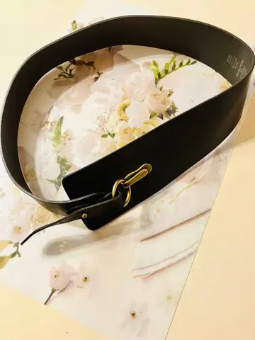 [ 새상품급 ] GAP 가죽 벨트 블랙 골드 버클 디자인 벨트