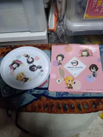밀키 플레이트 캐릭터 디자인 B