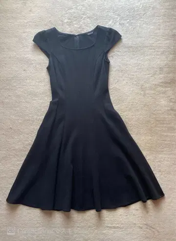 르네 블랙 원피스