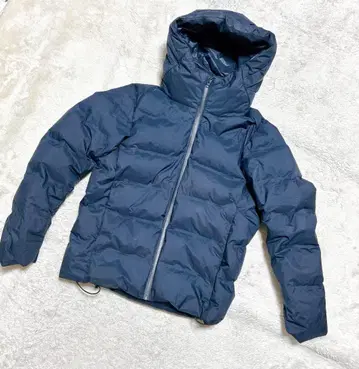 유니클로 다운 자켓 남성용 후드 드로우 코드