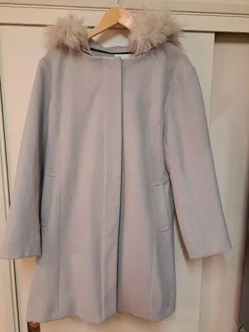 GLACIER 퍼 포함 롱 코트 라이트 그레이