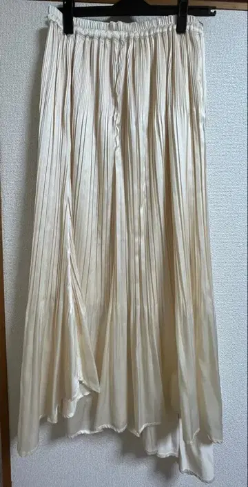 WHO'S WHO Chico 아이보리 플리츠 스커트 F 사이즈