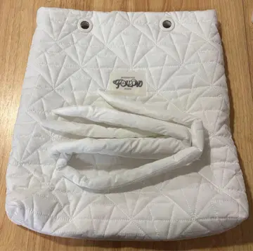 SEVENTEEN FOLLOW 토트백 화이트 퀼팅