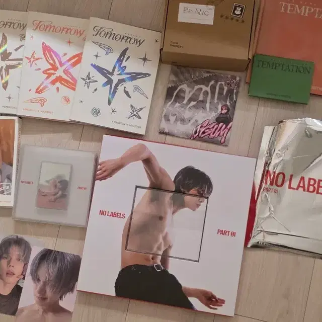 투모로우바이투게더 투바투 개봉앨범 판매 탈덕처분