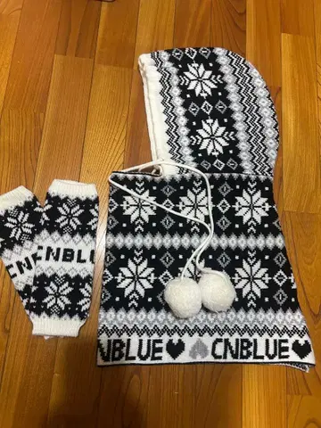 CNBLUE 눈꽃 결정 패턴 후드 & 암워머