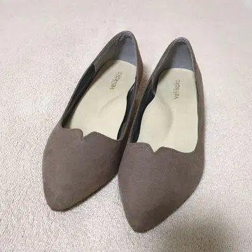 velllko  V컷 스틸레토 펌프스