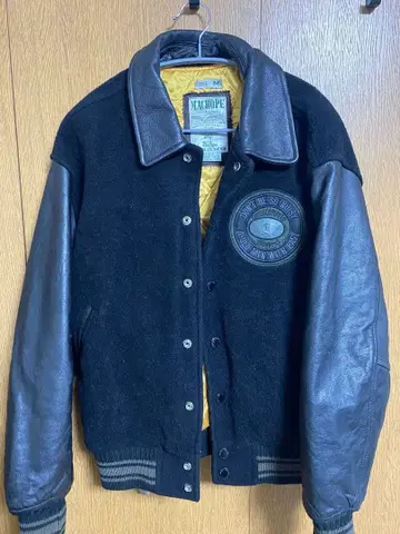 MAC HOPE 맥호프 카라 부착 소매 가죽 바시티 자켓 블랙 sizeM