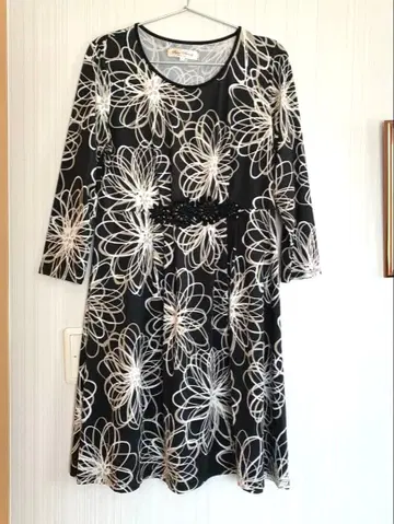 슈퍼뷰티 원피스 꽃무늬 비쥬 블랙 스트레치 42호