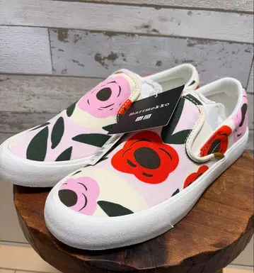 새상품/마리메꼬 x UNIQLO 콜라보 슬립온