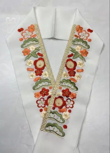 미사용 t-025 장식용 깃 자수 후리소데 성인식 송죽매