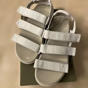 KEEN ELLE STRAPPY 샌들 US8