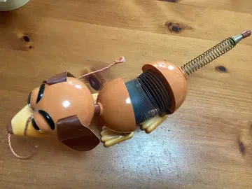 토이 스토리의 슬링키 도그 풀 토이