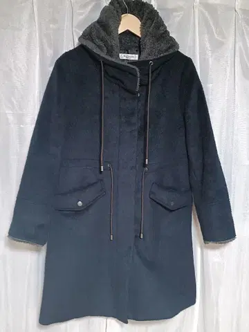 [ maitresse ] 메틀리제 보아 후드 부착 멜톤 코트 M 사이즈