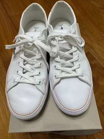 라코스테 23.5cm 스니커즈