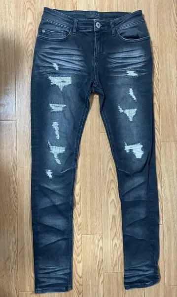 인기 T.S.M. 데미지 가공 청바지