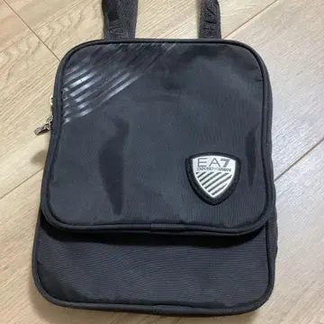 EA7 EMPORIOARMANI 숄더백