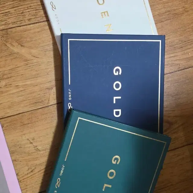 정국 골든 앨범 White/Navy/Green 3종 과 아임스틸 화보