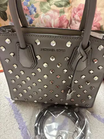 미사용품 MICHAEL KORS 스터드 부착 핸드백 2way