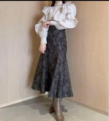 SNIDEL 헴 플레어 머메이드 스커트