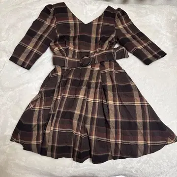 dazzlin 브라운 계열 체크 미니 원피스