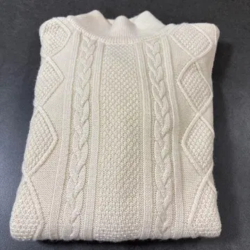 [ 시착만 한 상품 ] SHIPS 아이보리 케이블 니트 터틀넥 스웨터