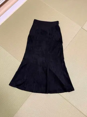 로리즈팜 울 라이크 머메이드 스커트 M 사이즈