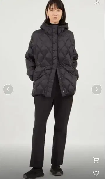 [ 새상품 미사용 emmi x TAION ] 퀼팅 코트 블랙