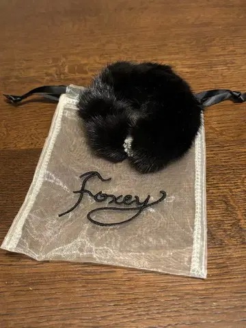 폭시 머리끈 스크런치 퍼 큐빅 FOXEY