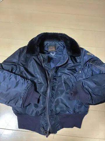 네이비 MA-1 플라이트 자켓 퍼 카라 부착