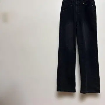 블랙 스트레이트 데님 팬츠