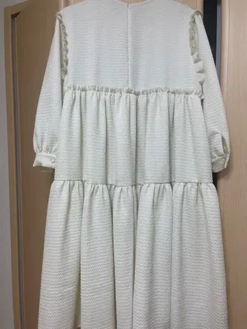 안민우 UNMINOU 엠보 자카드 티어드 원피스