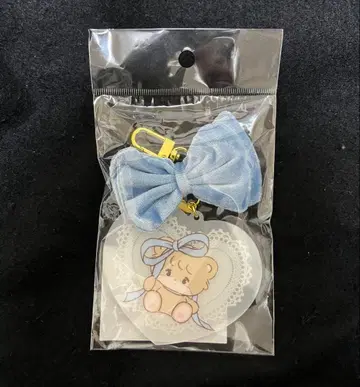 벨로아 리본 포함 아크릴 키링 (라떼)