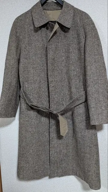 브라운 체크 무늬 벨트 포함 체스터 코트